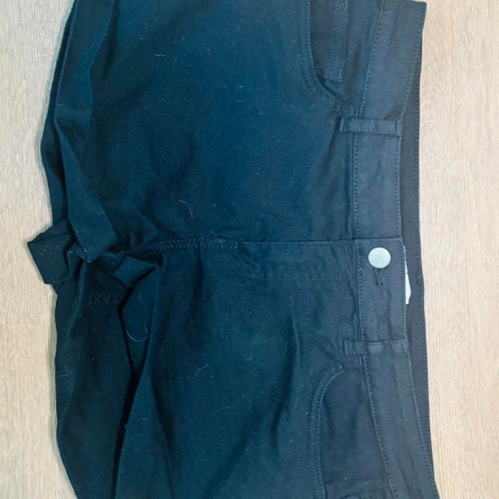 HM Womens Black Denim Relaxed Fit Shorts Size 10 Solid Casual Five Pocket